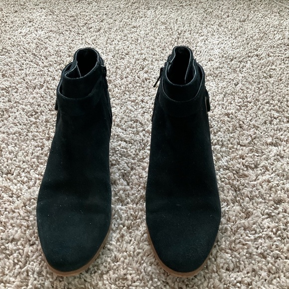 Gianni Bini Black Suede Heeled Booties Size - Picture 5 of 7